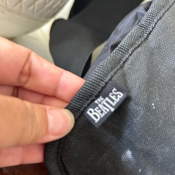 Beatles messenger bag. NWOT. Size large - Picture 3 of 11